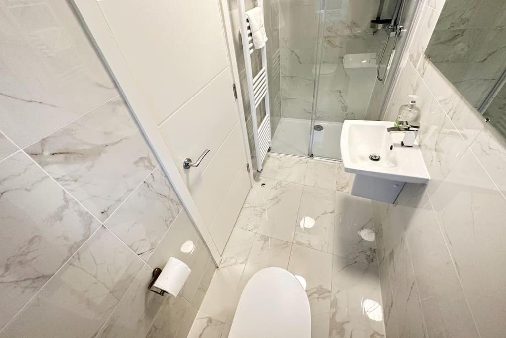 Paradigm House, Delightful 2-Bedroom Flat 4, Оксфорд Екстериор снимка